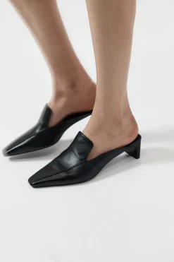 St. Agni Heeled Loafer - Black
