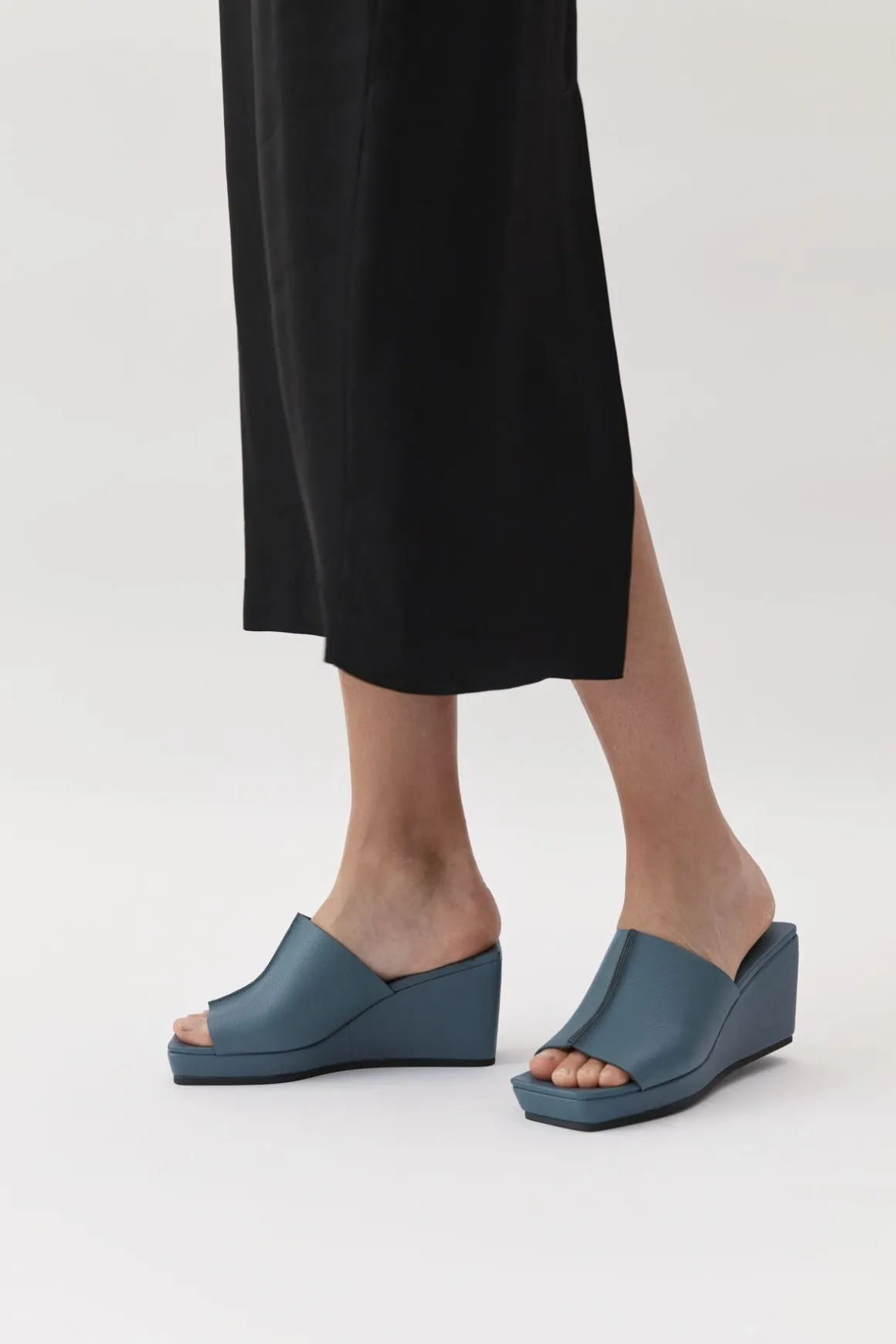 St. Agni Maria Wedge - Slate