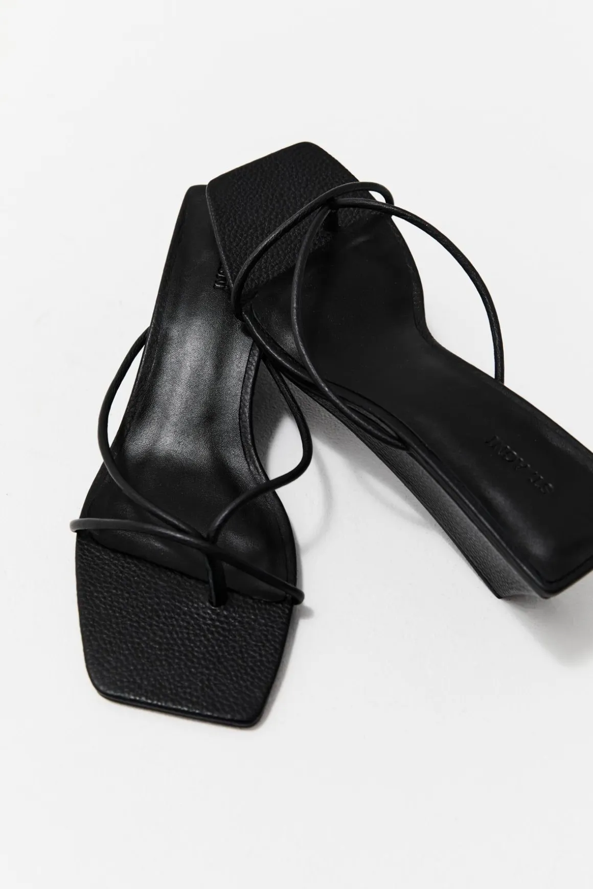 St. Agni Minimal Low Wedge - Black