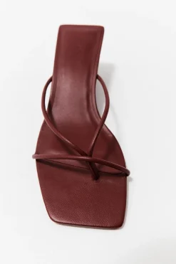 St. Agni Minimal Low Wedge - Rouge