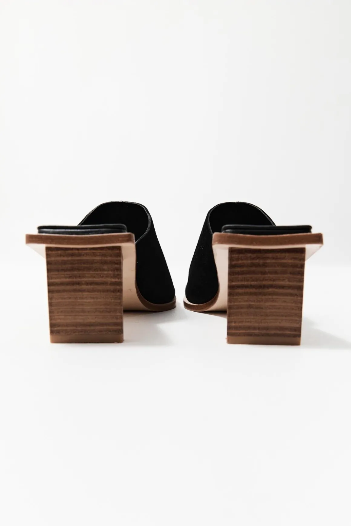 St. Agni Raw Edge Heel - Black