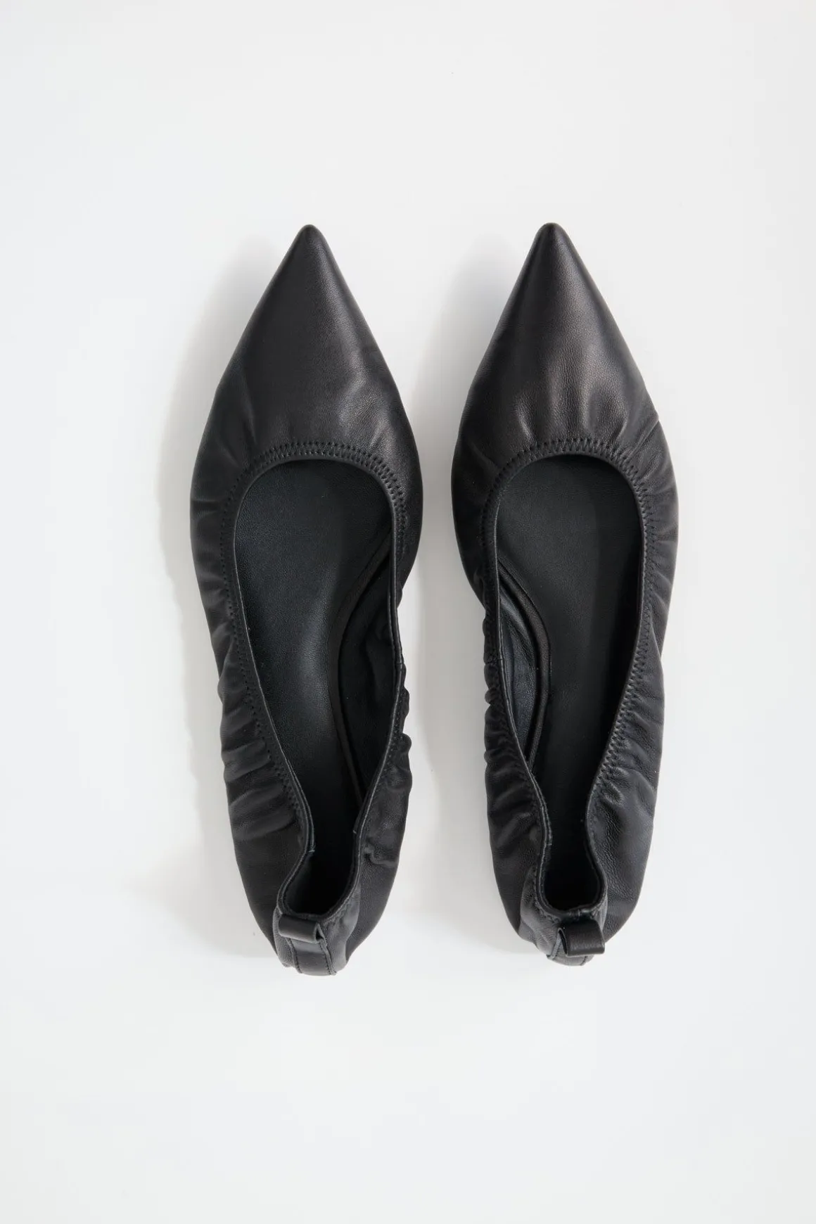 St. Agni Soft Leather Flat - Black