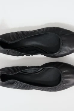 St. Agni Soft Leather Flat - Black