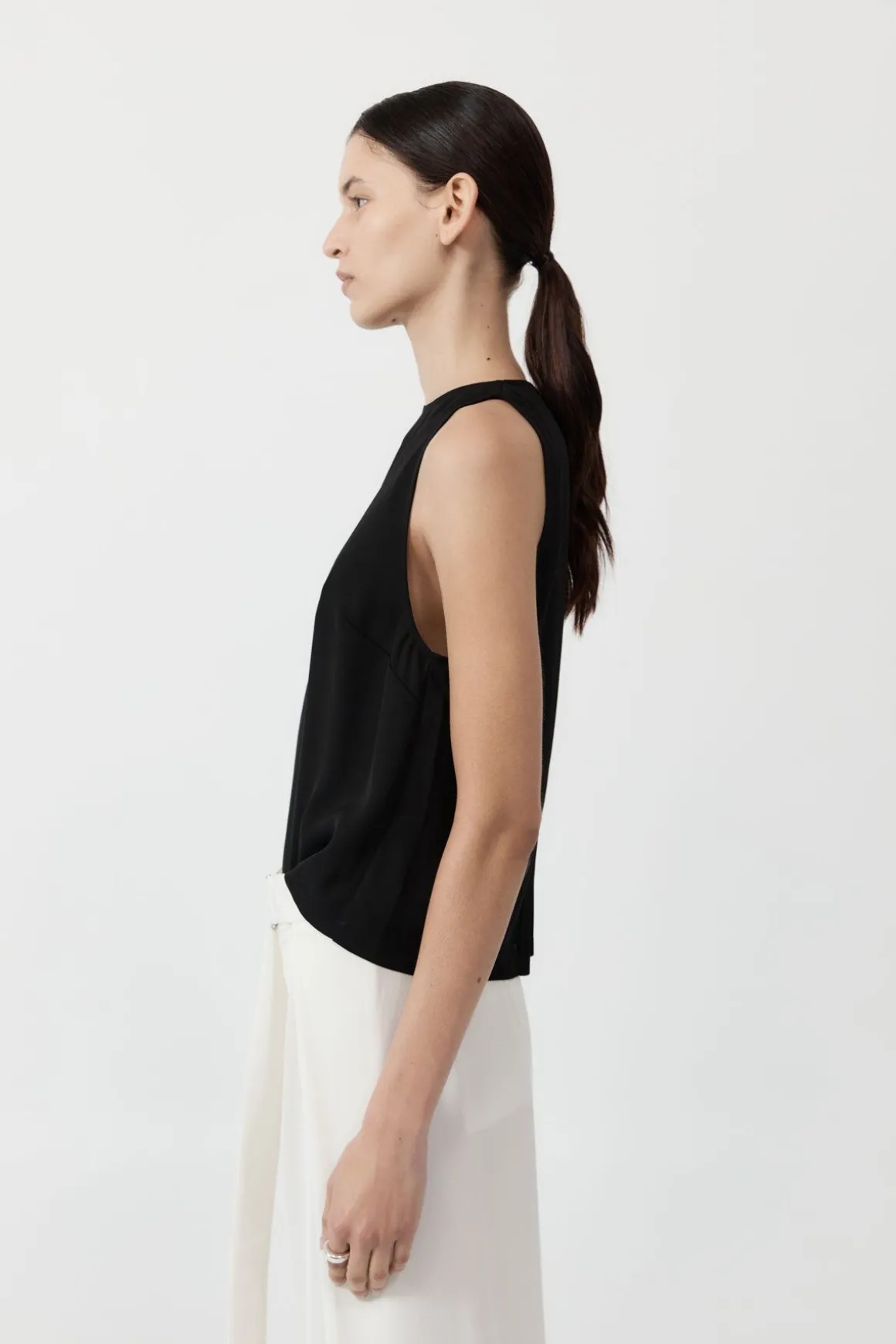 St. Agni Viscose Shell Top - Black