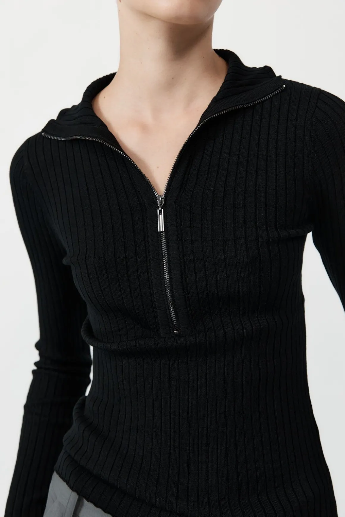 St. Agni Zip Front Top - Black